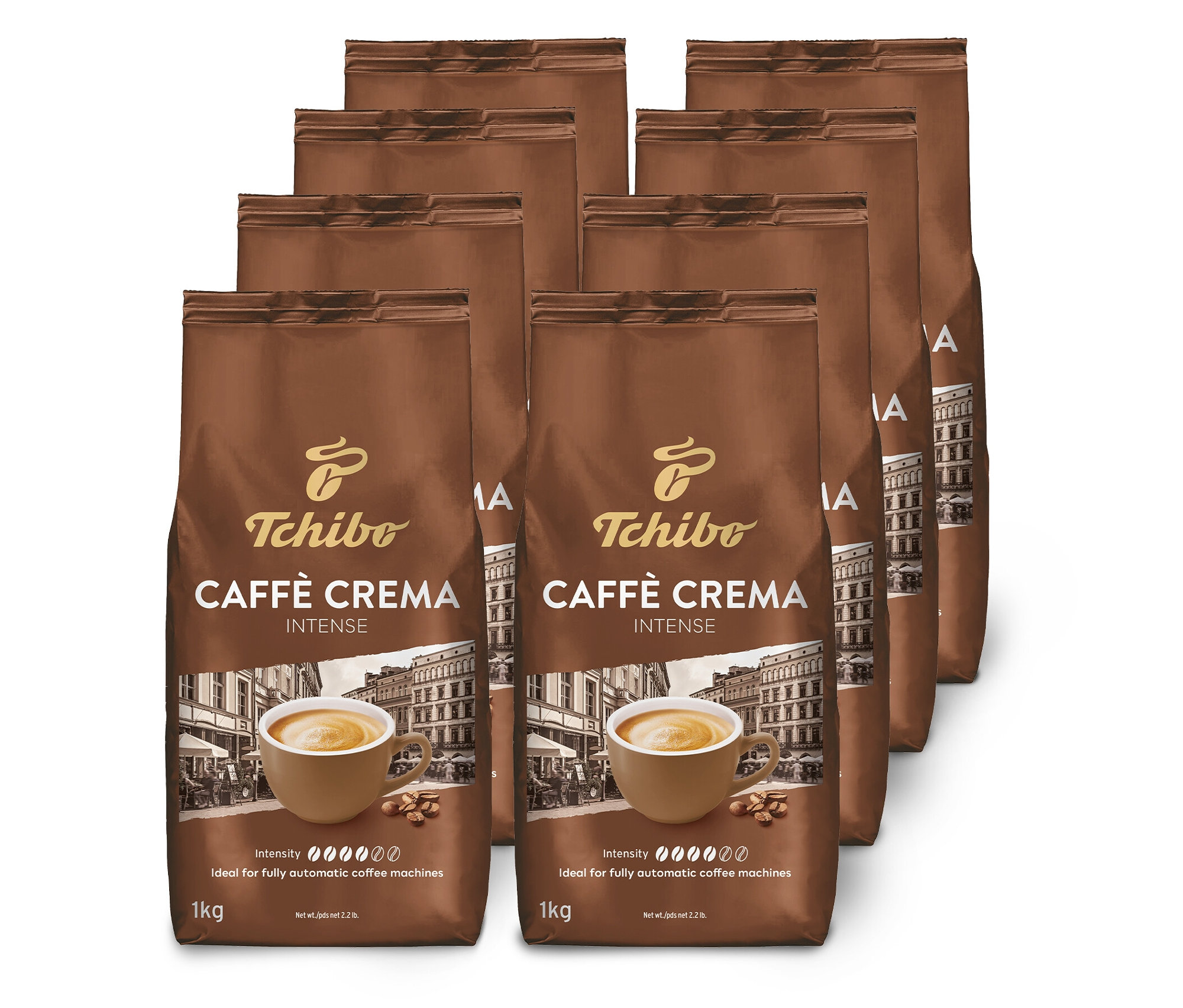 Osm hnědých balení zrnkové kávy Tchibo Caffè Crema Intense uspořádaných ve dvou řadách na bílém pozadí.