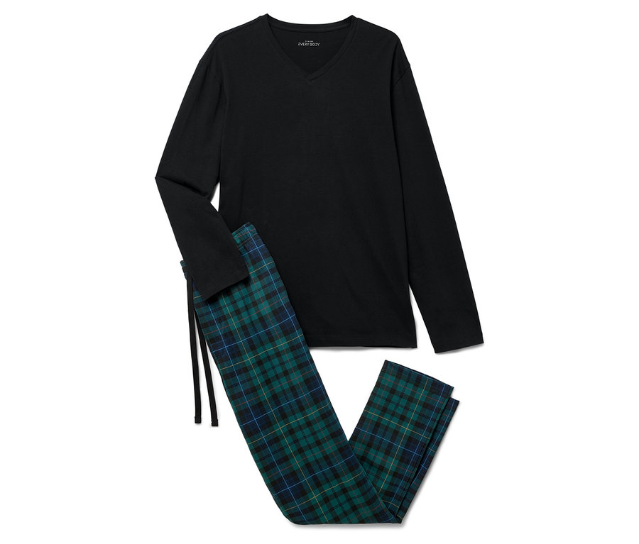 Černý top s dlouhým rukávem a kostkované kalhoty na spaní.