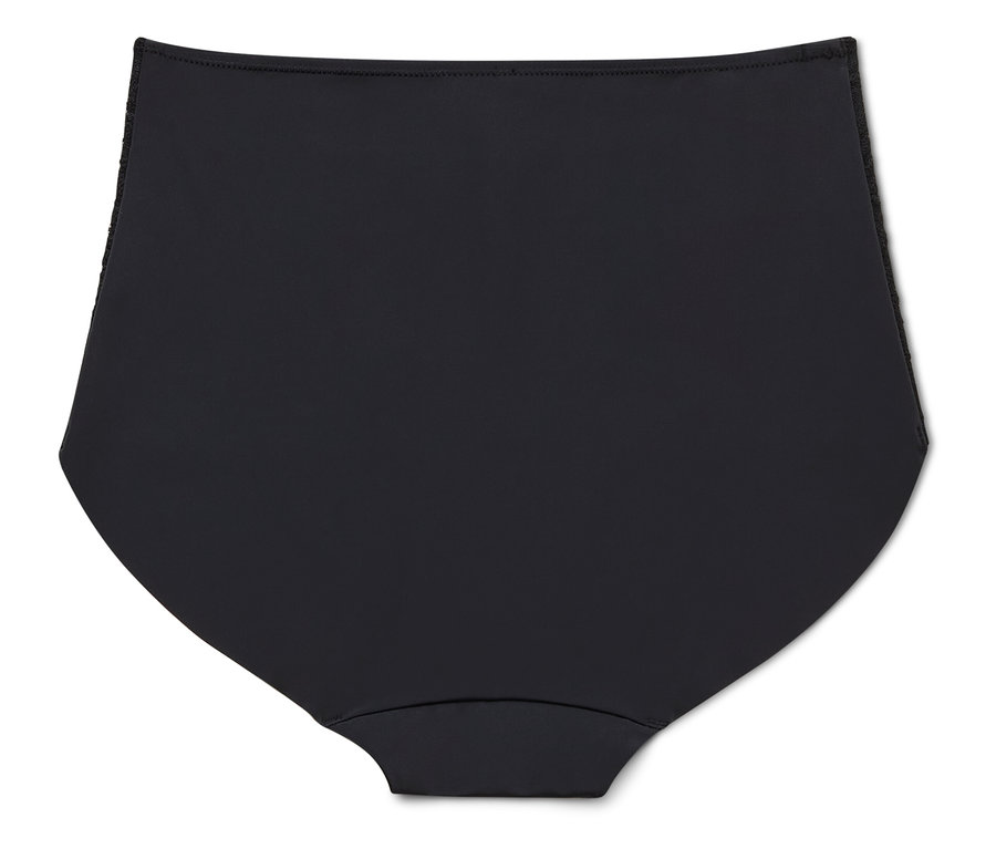 Černé bikiny kalhotky s vysokým pasem leží na bílém pozadí.