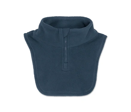 Modrý fleecový nákrčník se zipem.