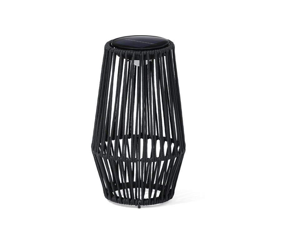 Černý solární lucerna se solárním panelem nahoře.