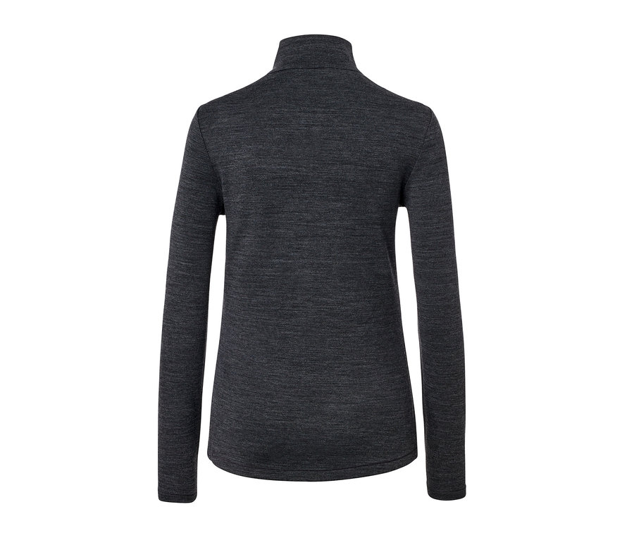 Detailní pohled zezadu na funkční triko s vlnou s certifikací RWS.