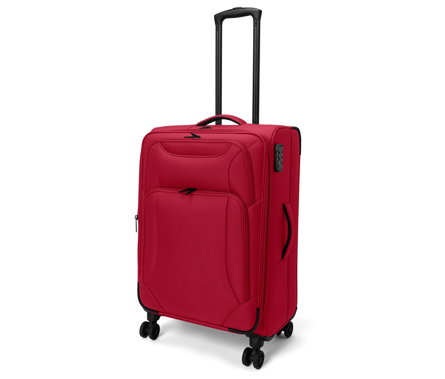 Červený textilní kufr, střední, s vysunutou černou teleskopickou rukojetí, čtyřmi kolečky a kombinačním zámkem.