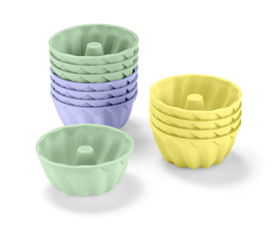 Sady formiček na mini bábovky ve světle zelené, fialové a žluté barvě.