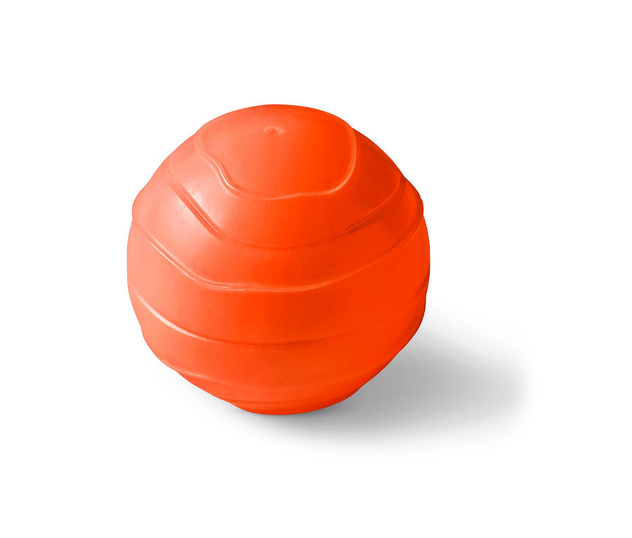 Oranžová hračka pro psy "Snackball" na bílém pozadí.