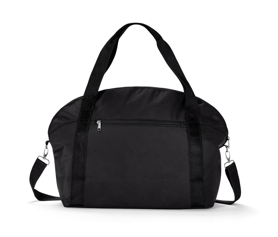 Černá sportovní taška.