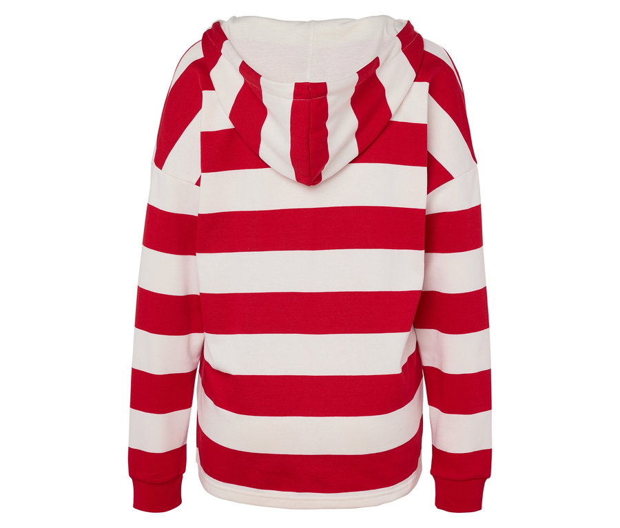 Zadní pohled na červeno-bílý pruhovaný svetr s kapucí.