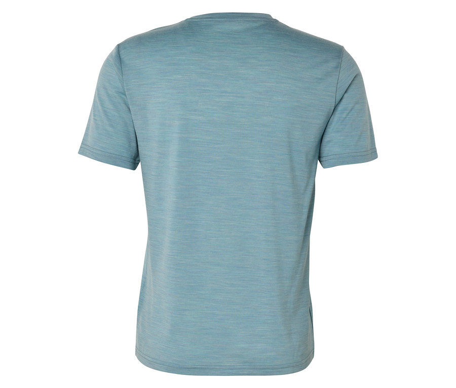 Pohled zezadu na světle modré tričko s krátkým rukávem.