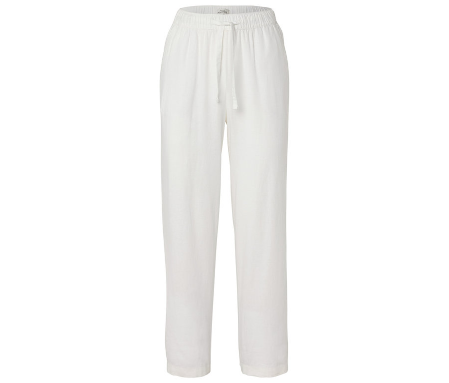 Bílé kalhoty se stahovací šňůrkou na bílém pozadí.