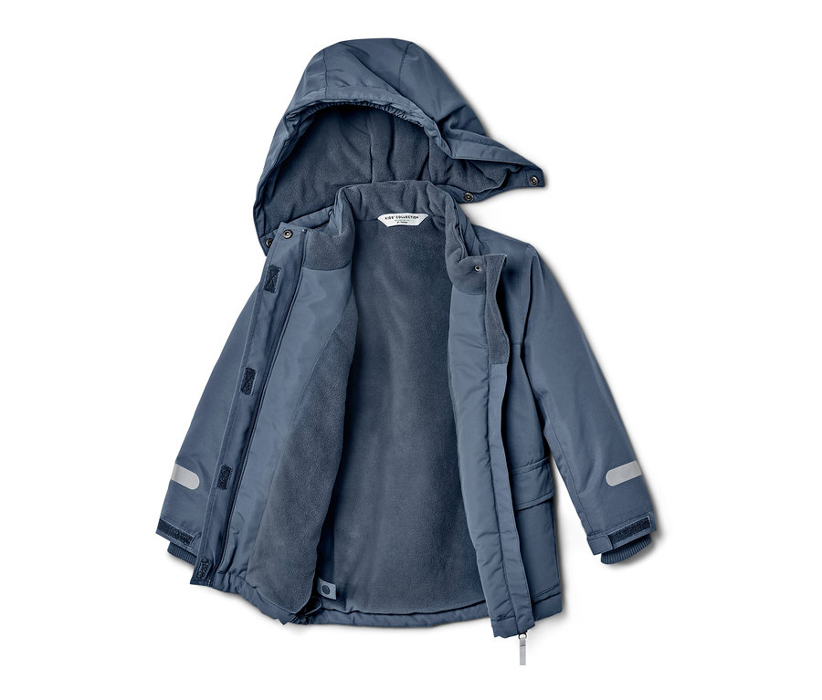 Otevřená dětská zimní kombinéza modré barvy.