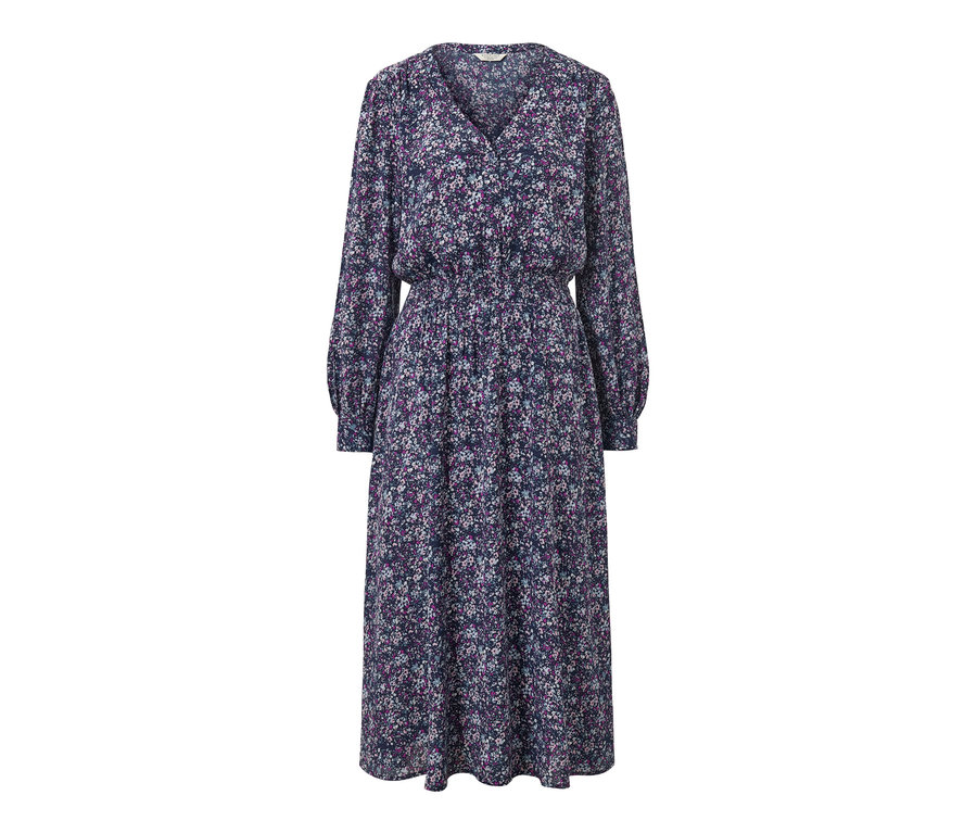 Celkový pohled na květované midi šaty.