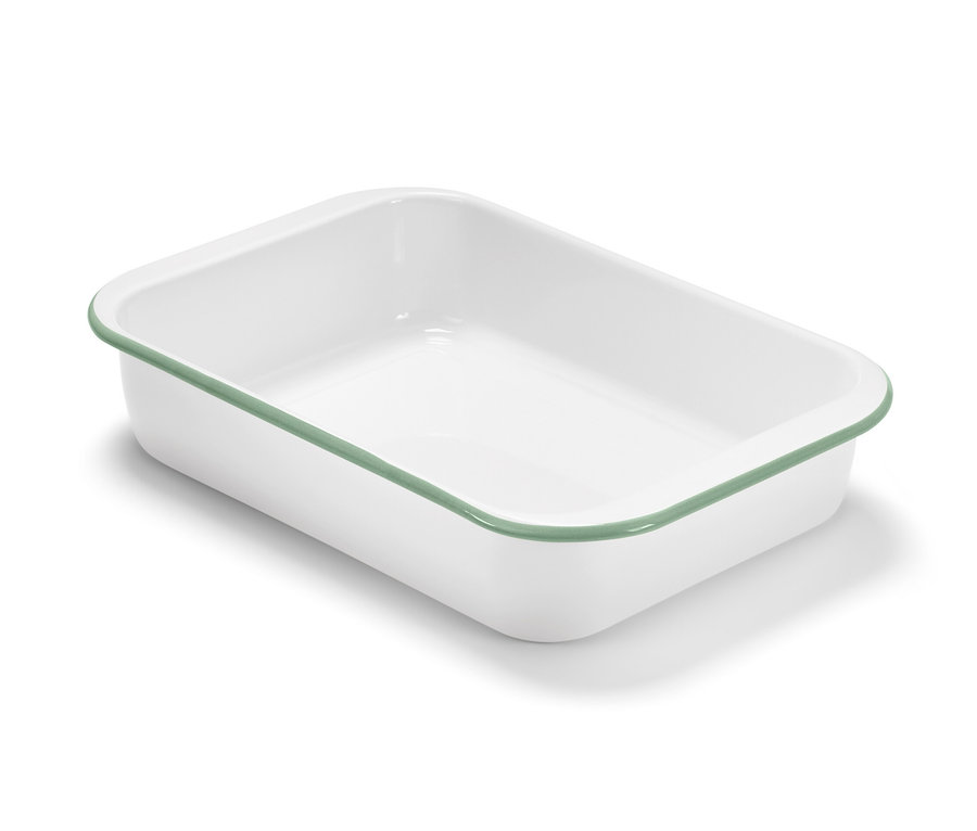 Bílá smaltovaná zapékací forma s víkem a zeleným lemem.