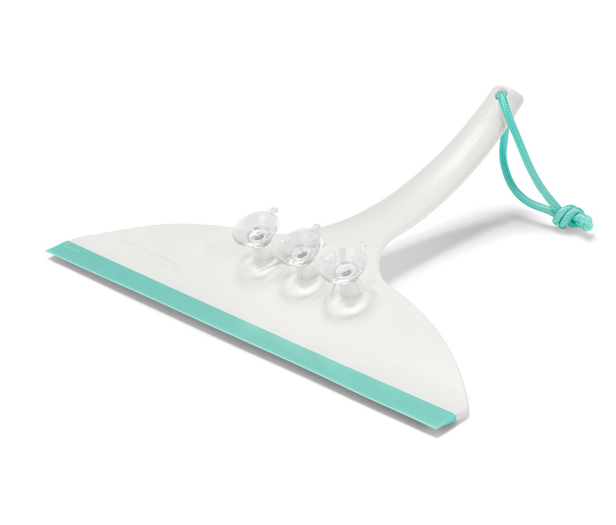 Bílá koupelnová stěrka s tyrkysovou hranou a přísavkami.