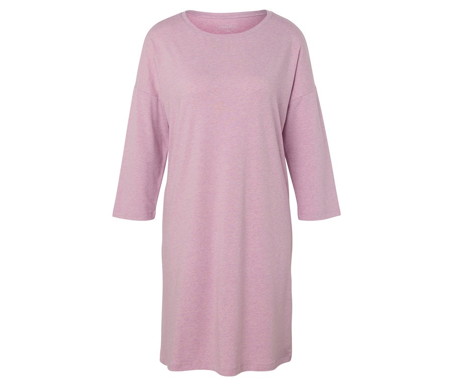 Růžové tričkové šaty s tříčtvrtečními rukávy.