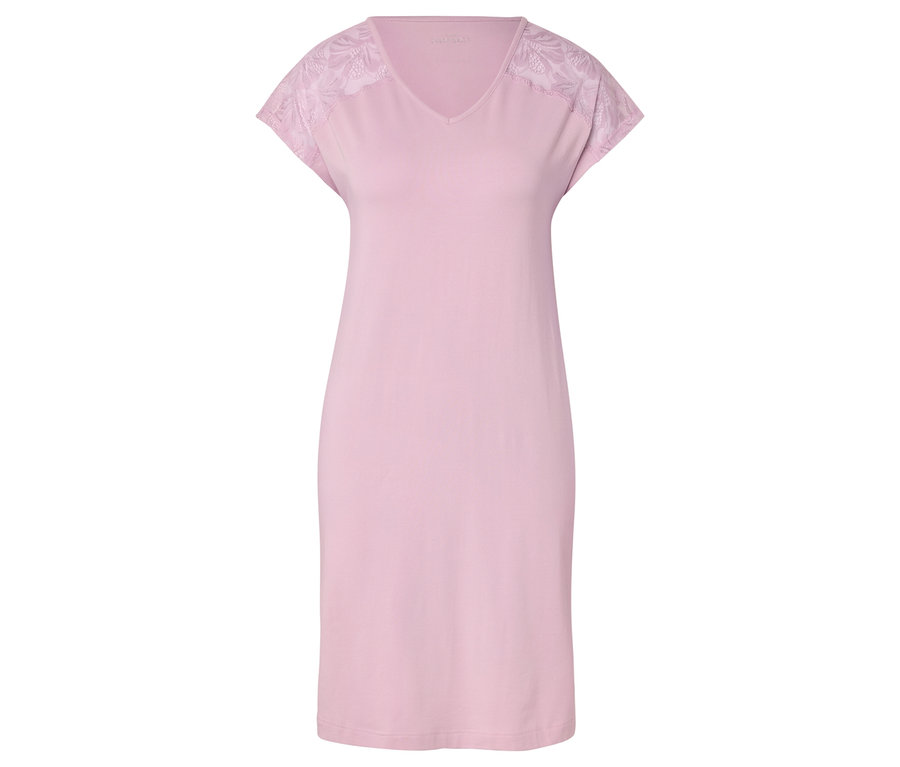 Růžová noční košile s výstřihem do V a krajkovými rukávy.