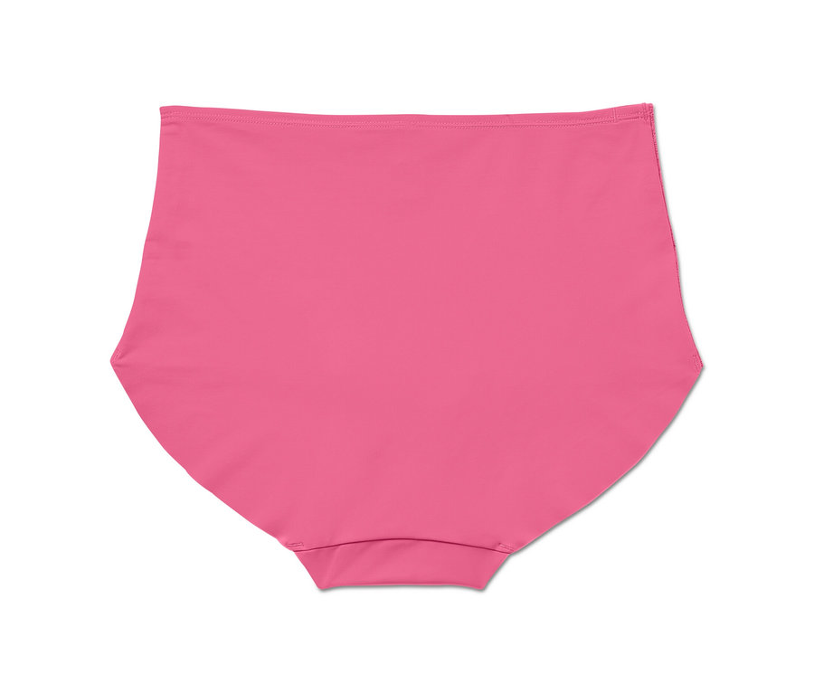 Detail světle růžových kalhotek s vysokým pasem »light-shaping« na bílém pozadí.