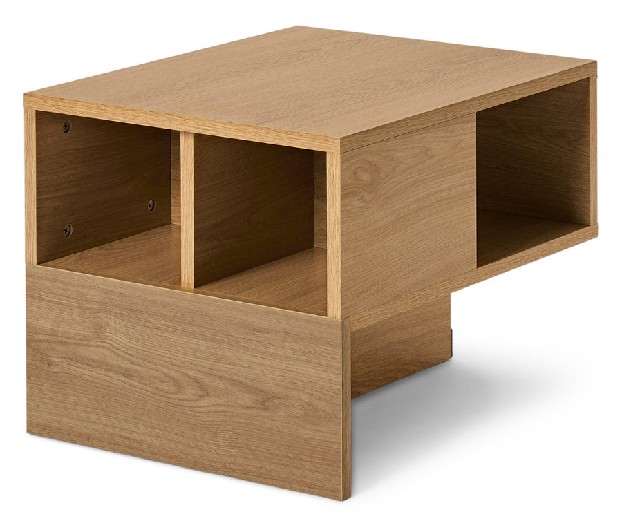 Světle hnědý dřevěný konferenční stolek s otevřenými úložnými prostory.