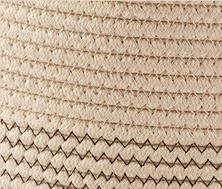 Detail koše na prádlo.