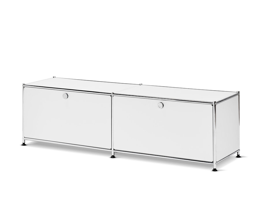 Bílá kovová nízká skříňka CN3 se zásuvkami.