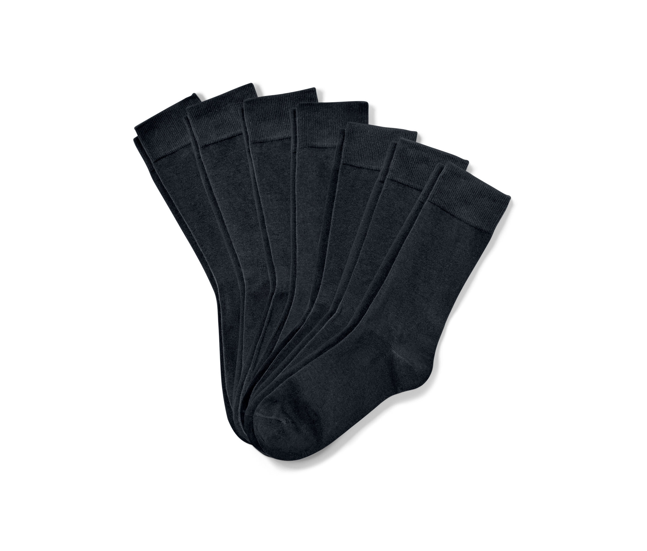 Sedm párů ponožek.