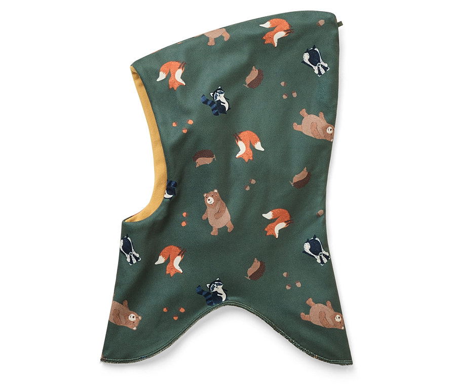 Zelená kukla s hnědými medvědy, liškami, mývaly a ježky.