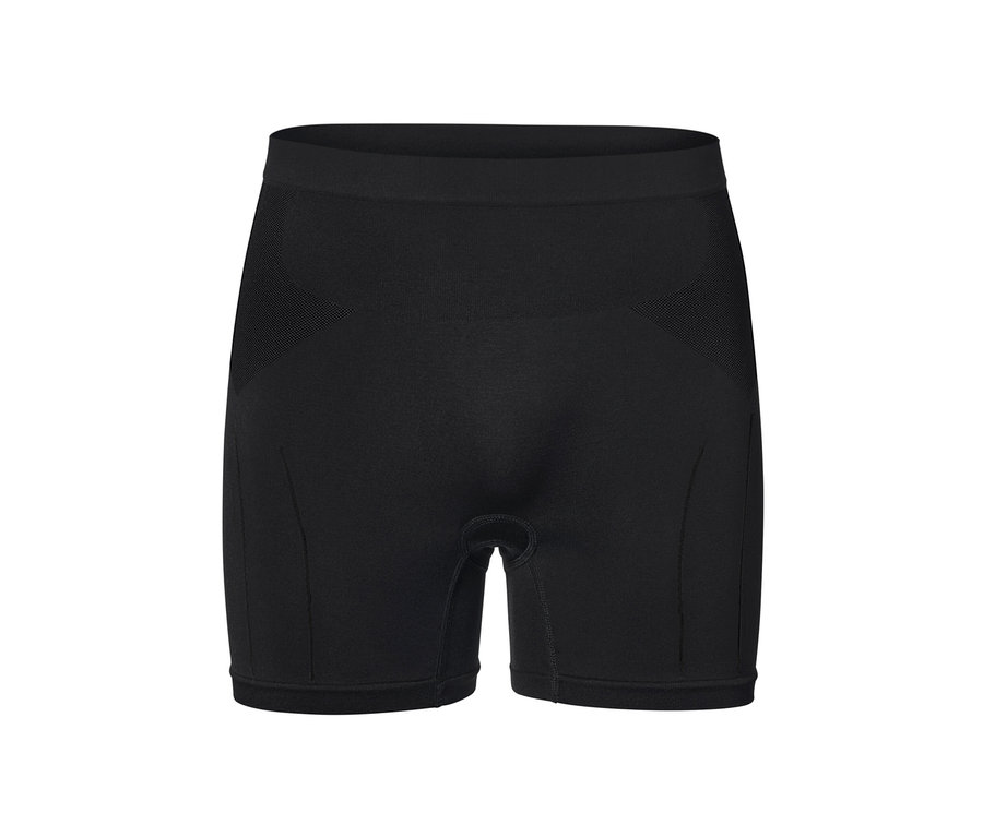 Černé cyklistické šortky na bílém pozadí.