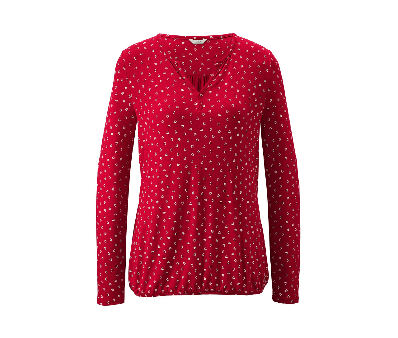 Červené halenkové triko se srdíčkovým vzorem.