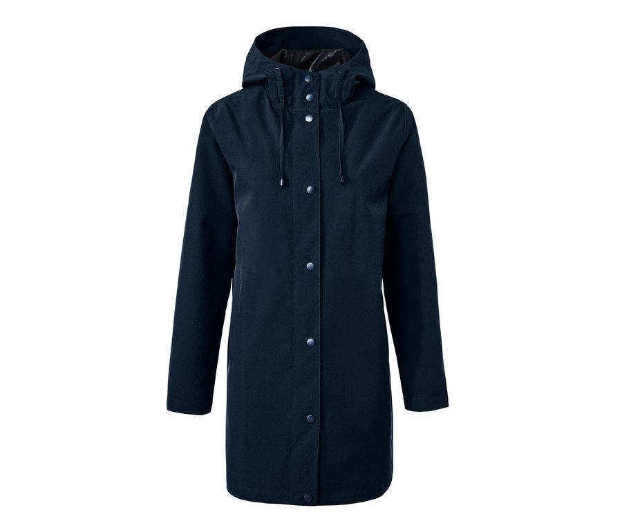 Tmavě modrá hardshellová parka do deště s kapucí a zapínáním na knoflíky.