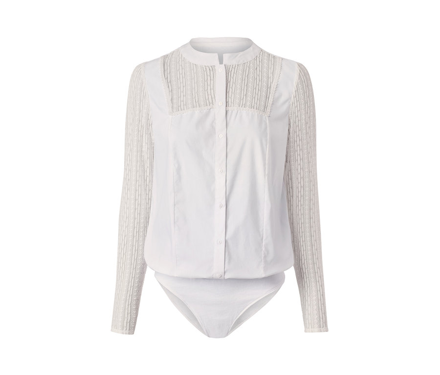 Bílé body s krajkovou vsadkou.