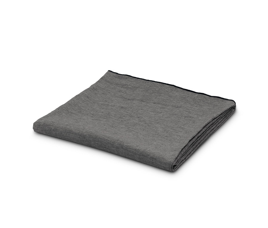 Složený lněný ubrus.