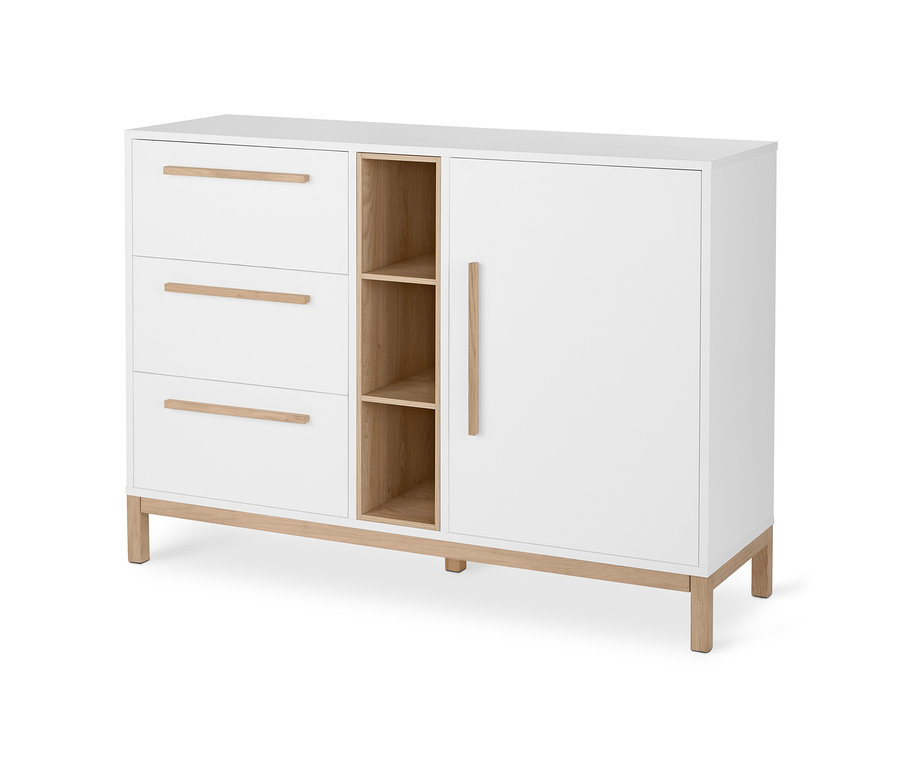 Bílá komoda »Eklund« se třemi zásuvkami a dvířky.