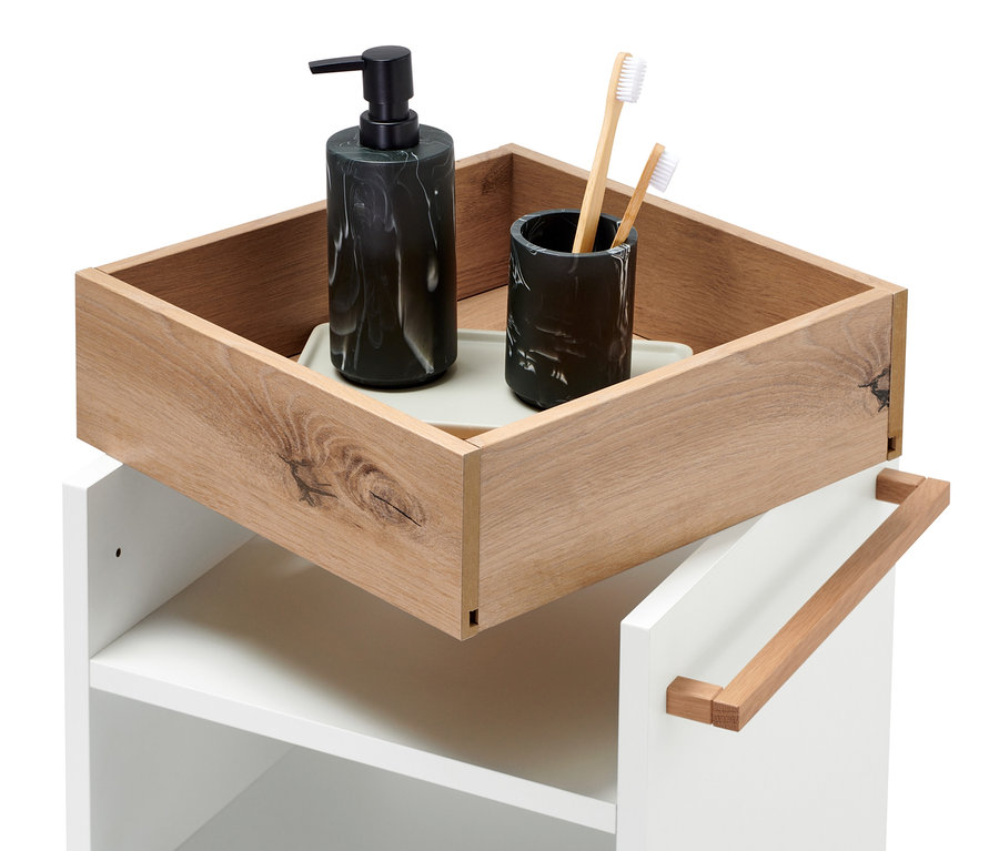 Odkládací vozík do koupelny s dávkovačem mýdla a kelímkem s kartáčky.