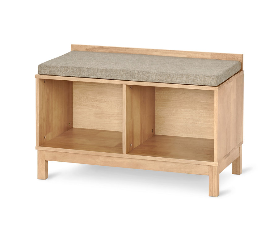 Lavice s úložným prostorem se sedákem.