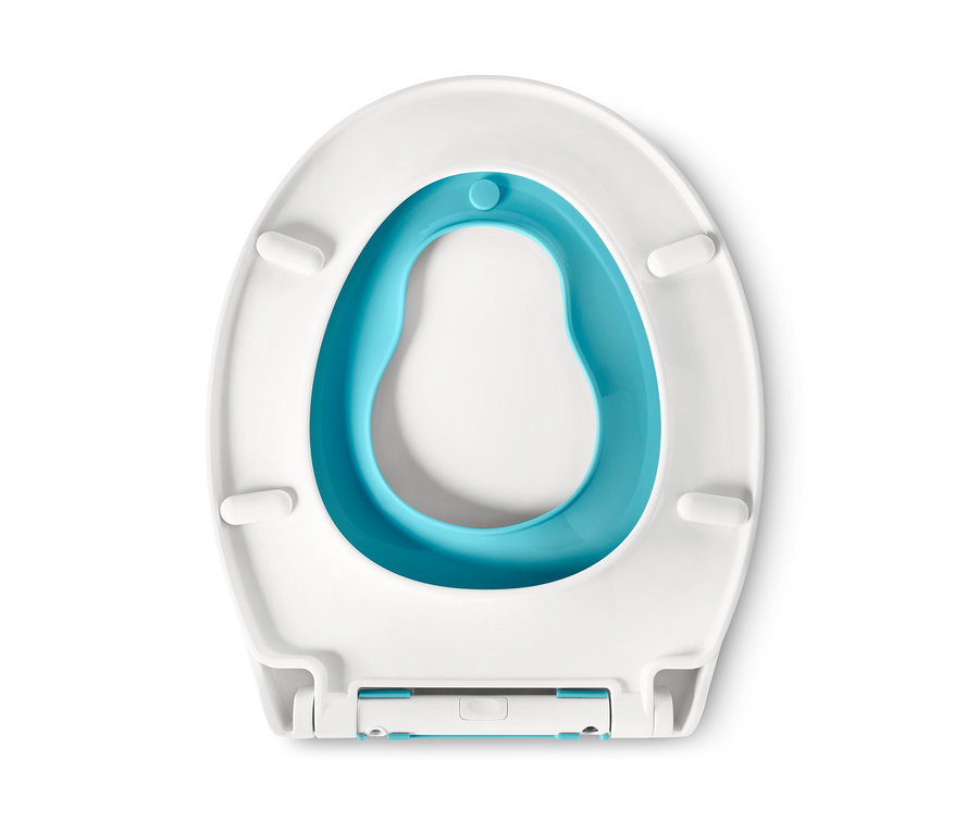Bílé WC sedátko Family s modrým dětským vnitřním sedátkem a automatickým zavíráním.