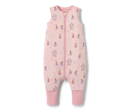 Růžový spací pytel s nohavicemi, 2,5 TOG, cca 110 cm, s potiskem princezen a hradů.