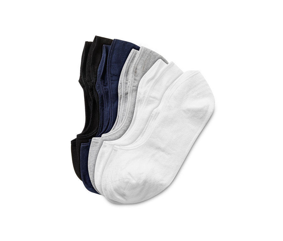 Pět párů černých, tmavě modrých, šedých a bílých ťapek do tenisek.