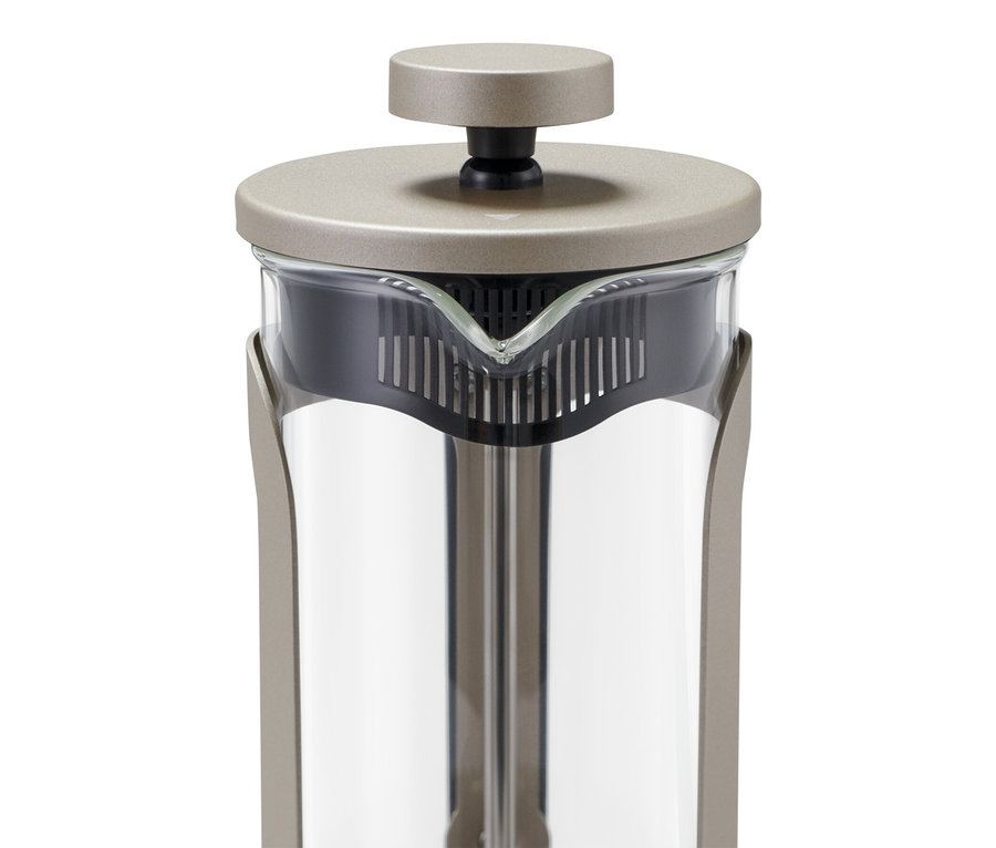 Detail konvičky french press 300 ml, 2 šálky, šampaňské barvy.