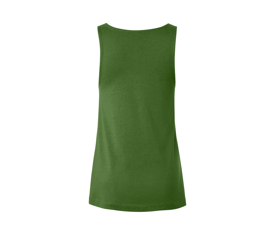 Zadní pohled na zelený top s knoflíkovou légou.