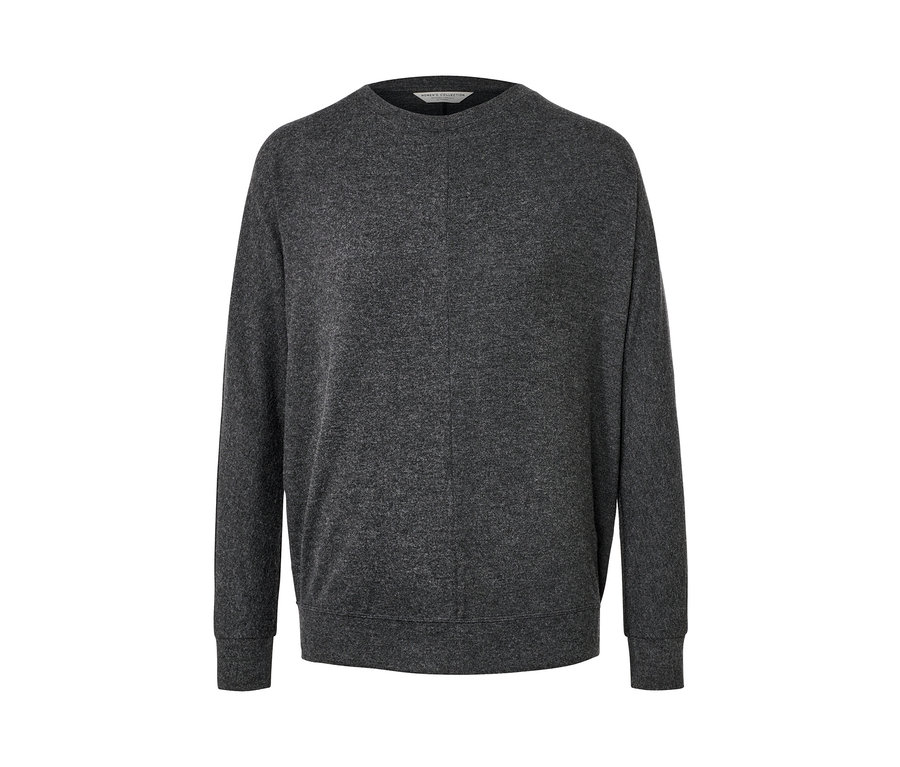 Šedé triko s netopýřími rukávy.