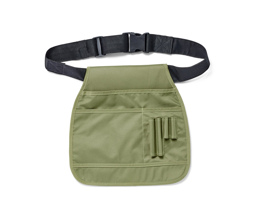 Zelený opasek na zahradní nářadí s černým popruhem.