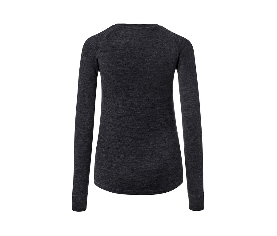 Detail dámského funkčního trika s dlouhým rukávem s vlnou s certifikací RWS, zobrazeného zezadu.