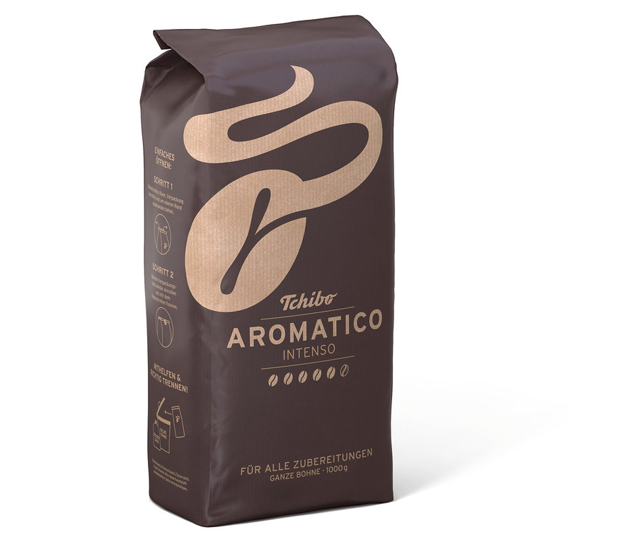 Hnědé balení Aromatico Intenso – 1 kg zrnkové kávy stojí vzpřímeně.