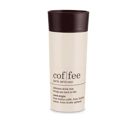Béžový cestovní hrnek Coffee Dictionary s hnědým víčkem.