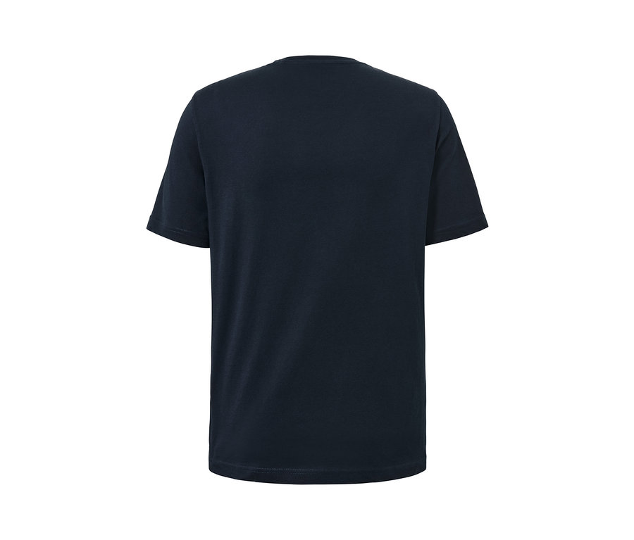 Detail modrého trička Mustang.