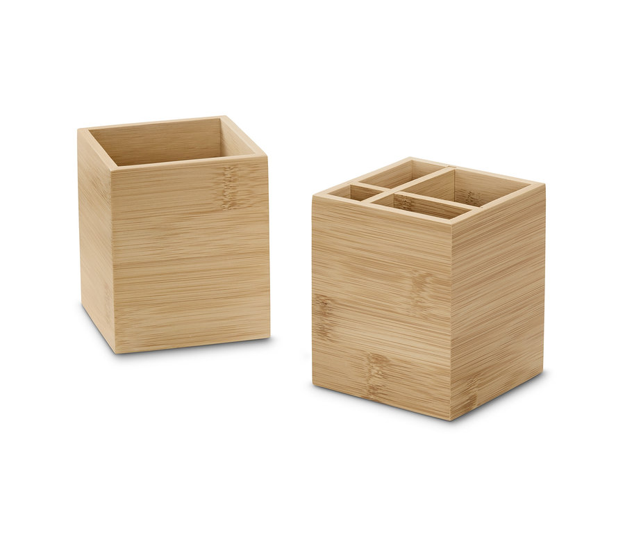 Dva bambusové organizéry.