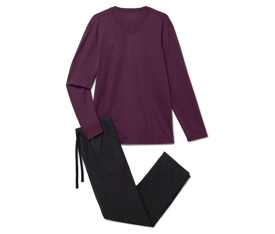 Fialové pyžamo s dlouhým rukávem a černé pruhované pyžamové kalhoty se stahovací šňůrkou.