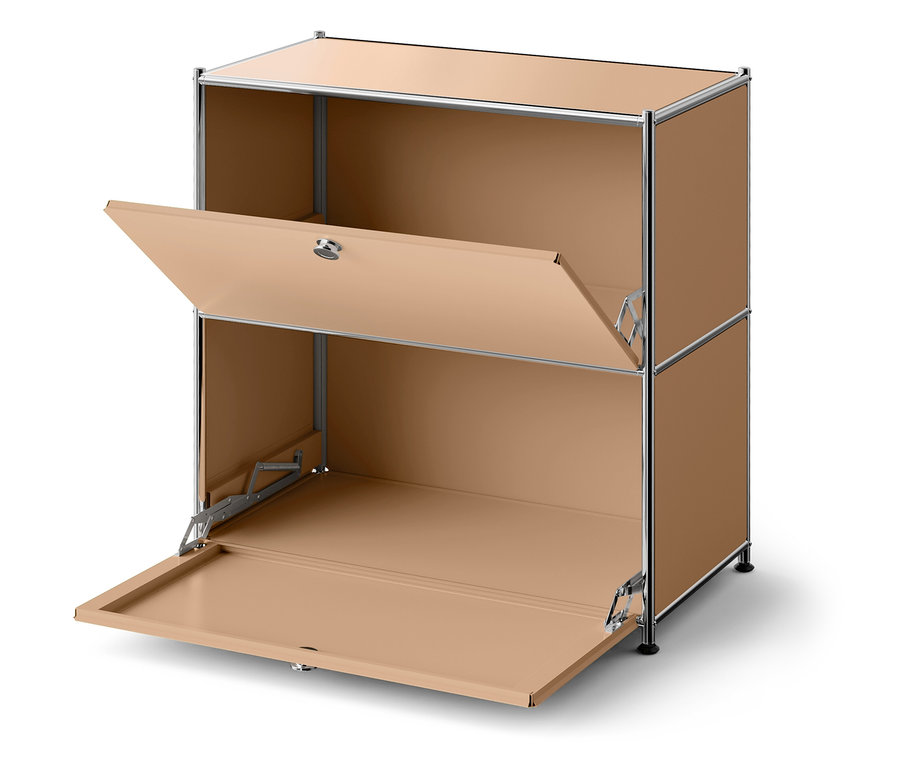 Dvoupatrová béžová skříňka s otevřenými dvířky.