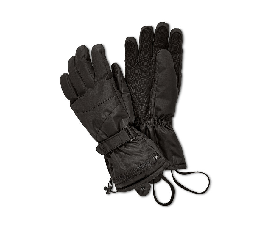 Dvoje černé lyžařské rukavice leží na bílém pozadí.