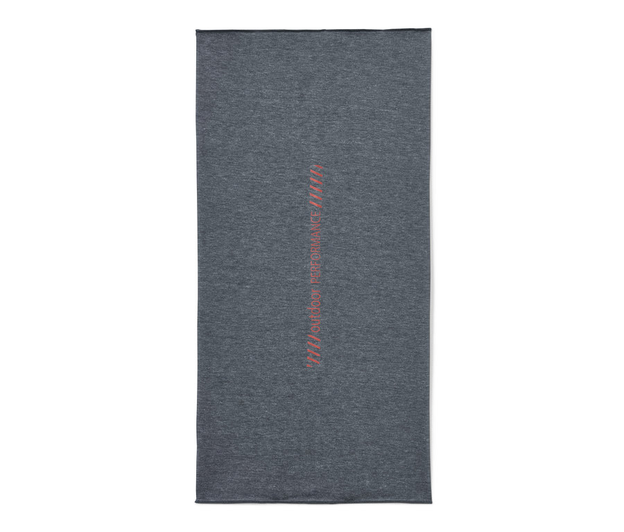 Šedý multifunkční šátek s nápisem.