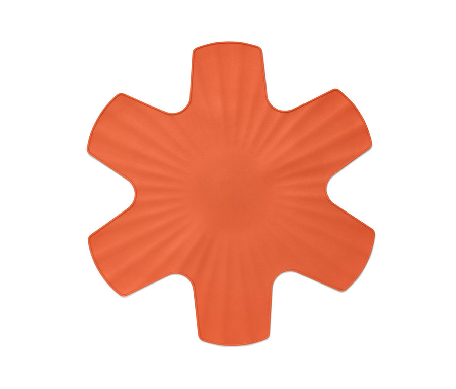 Oranžová silikonová podložka mezi pánve, 3 ks, na bílém pozadí.